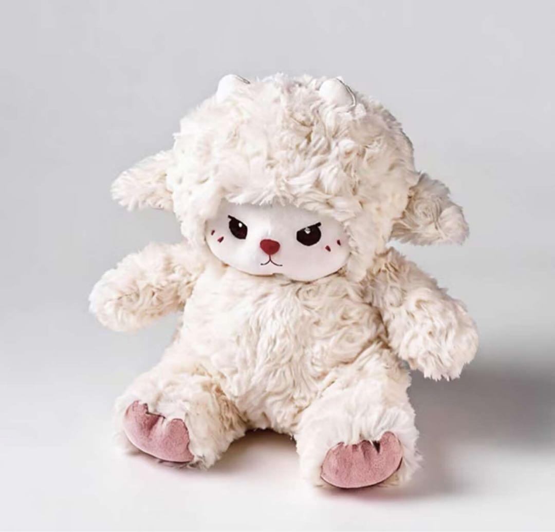 羊型ぬいぐるみ