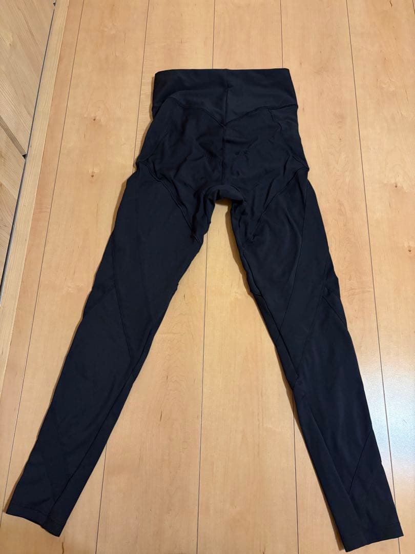 ピラティス　ヨガ　着圧　スパッツ　レギンス　Rintosull LAVA