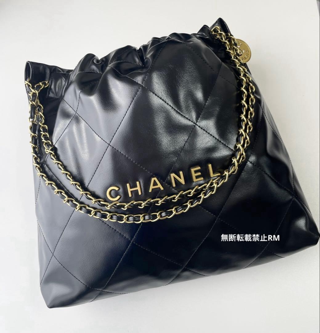 シャネル ノベルティ ポーチ付き チェーントートバッグ