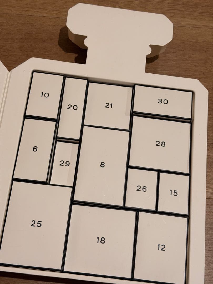 chanel アドベントカレンダーカレンダー　箱のみ