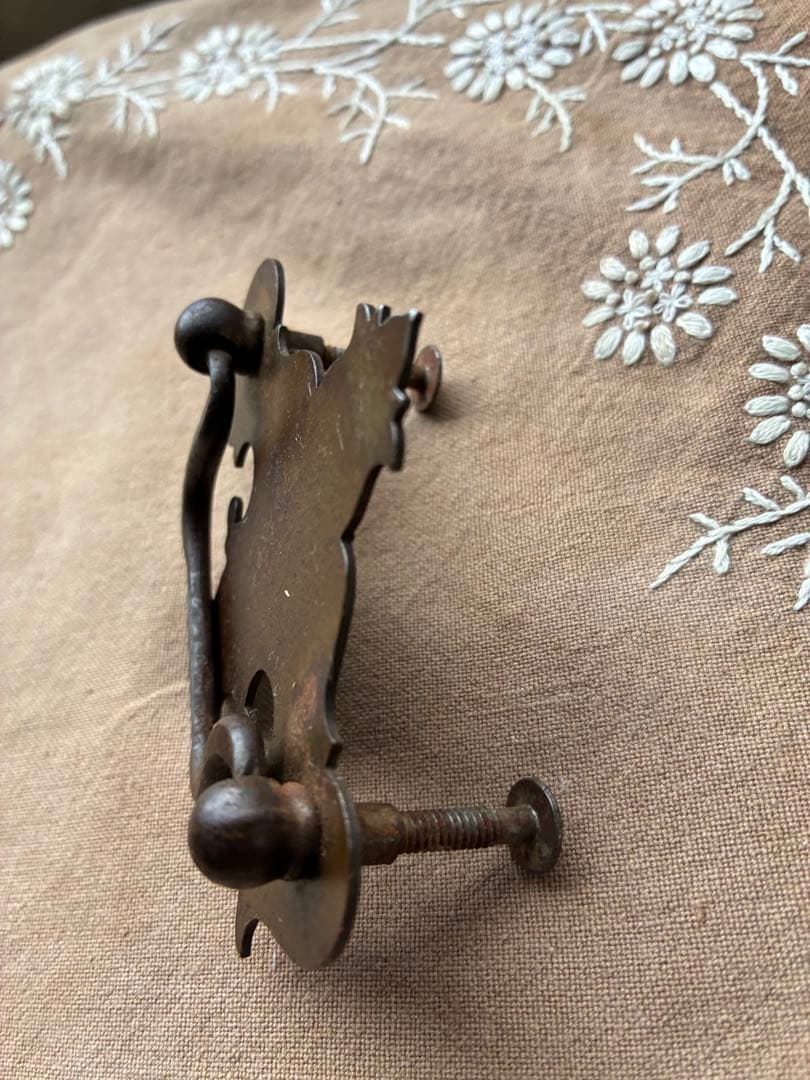 青柳アンティーク　アイアン　引き出し　取っ手　ノブ　持ち手　金具　留め具