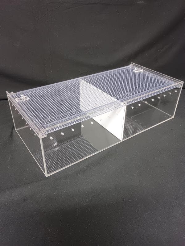 爬虫類 小動物 ケージ 1本で2生体の飼育ができるガラスより透過率高く取扱い楽く