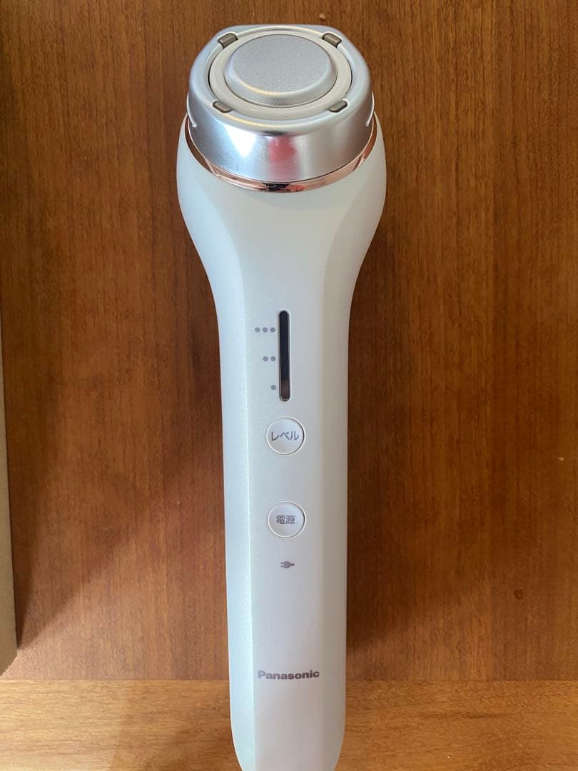 RF Ultrasonic 美容器 EH-SR70-P