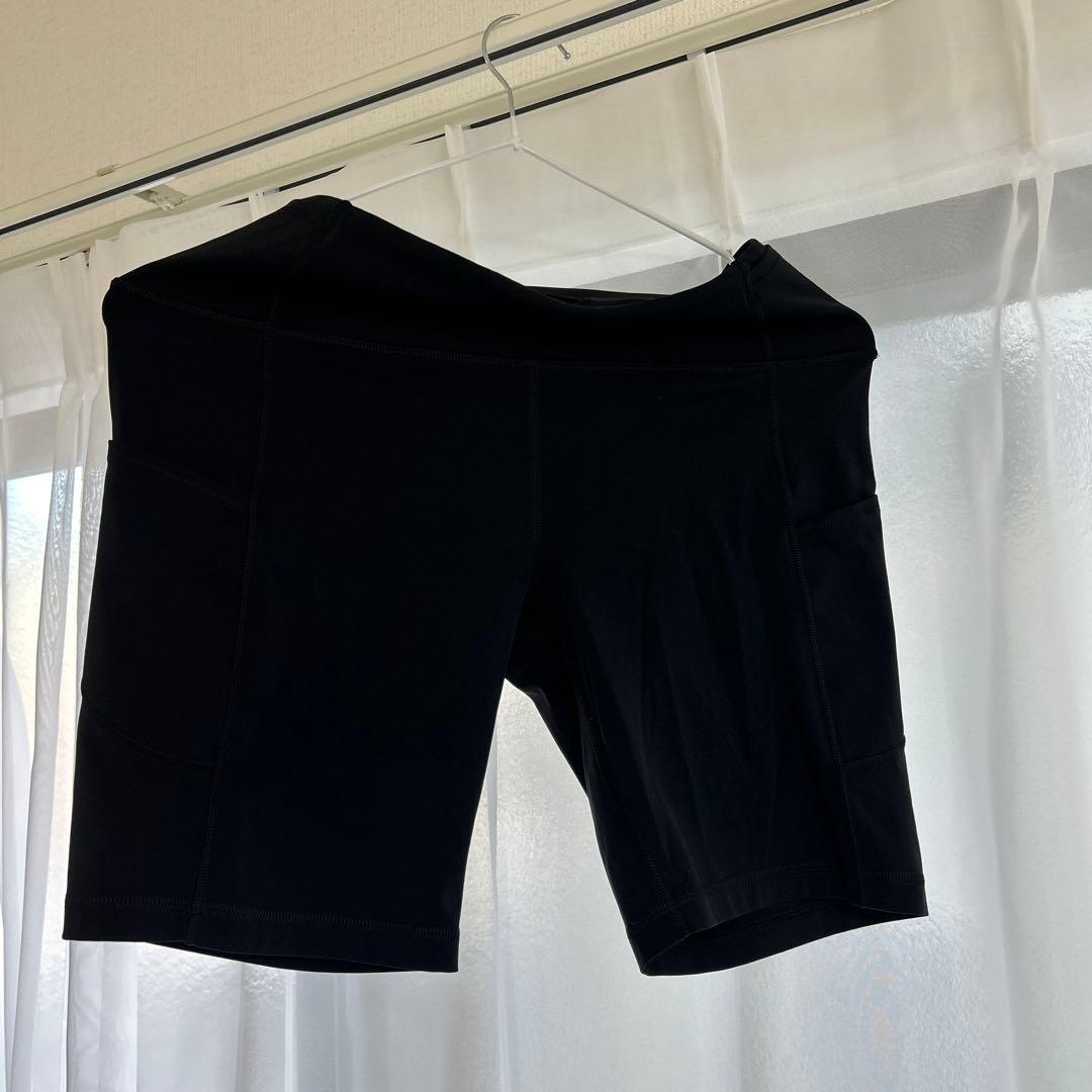 Lululemon ブラックショートパンツ B (8)