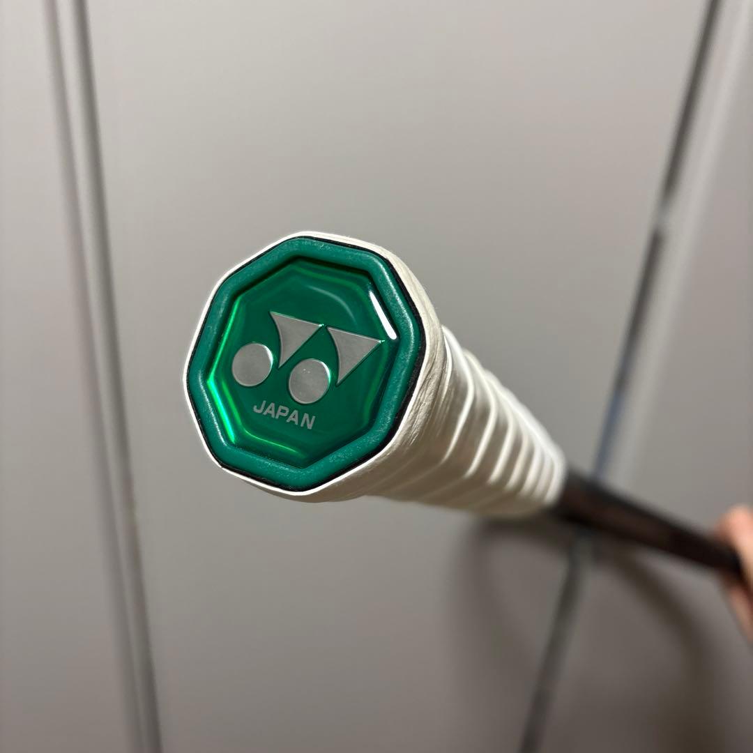 【美品】YONEX VOLTRAGE 8V ボルトレイジ 8V