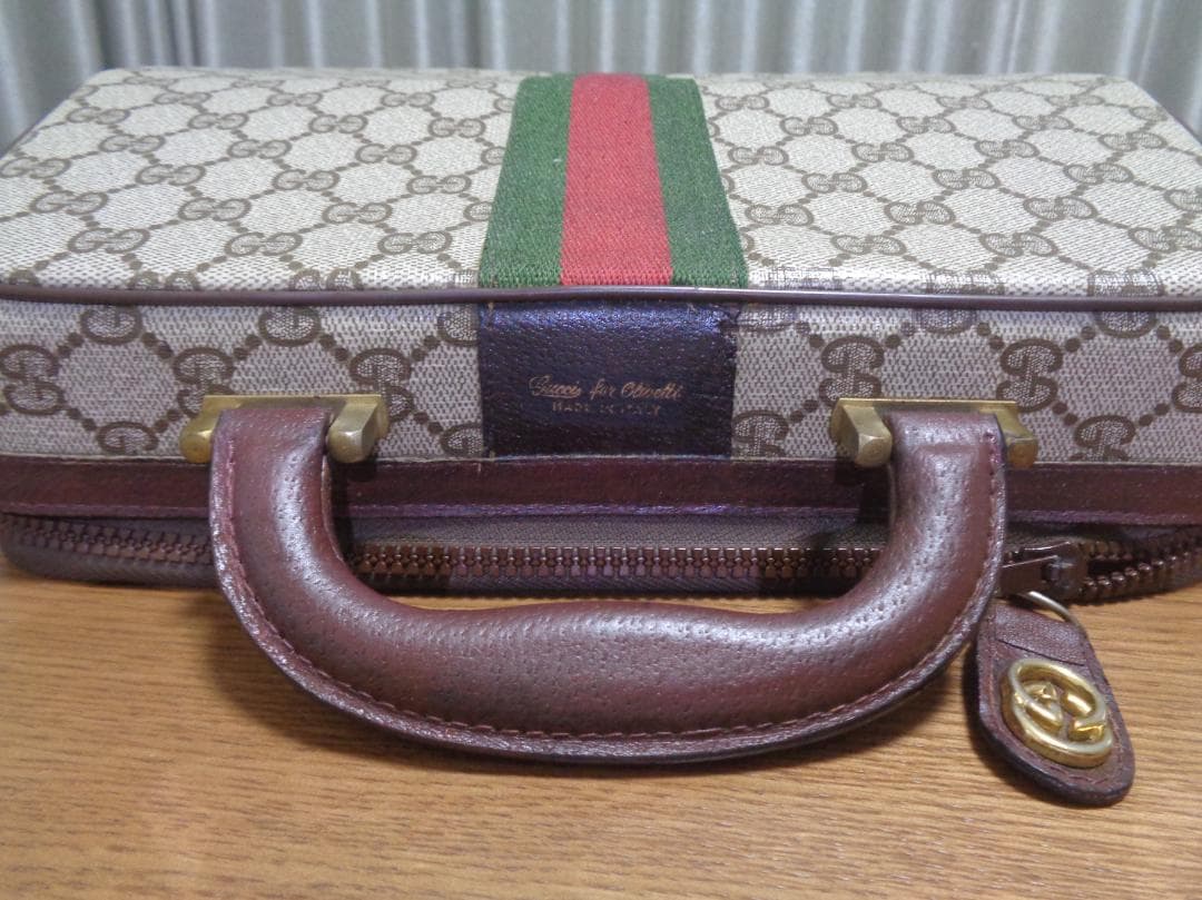 GUCCIケース olivettilettera32タイプライターシェリーライン