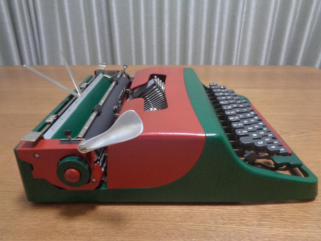 GUCCIケース olivettilettera32タイプライターシェリーライン