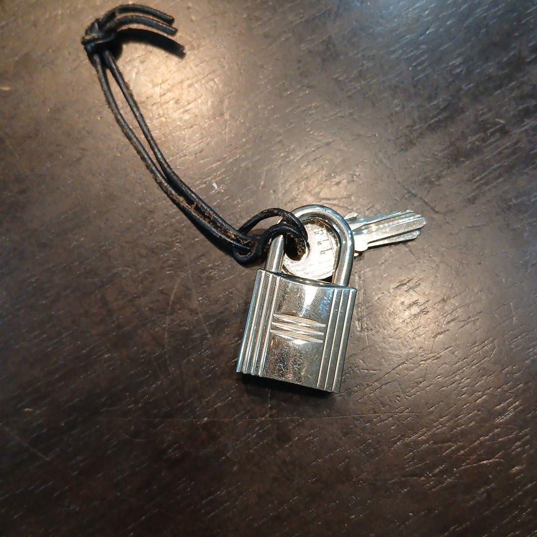 HERME'S 南京錠 2本の鍵付き