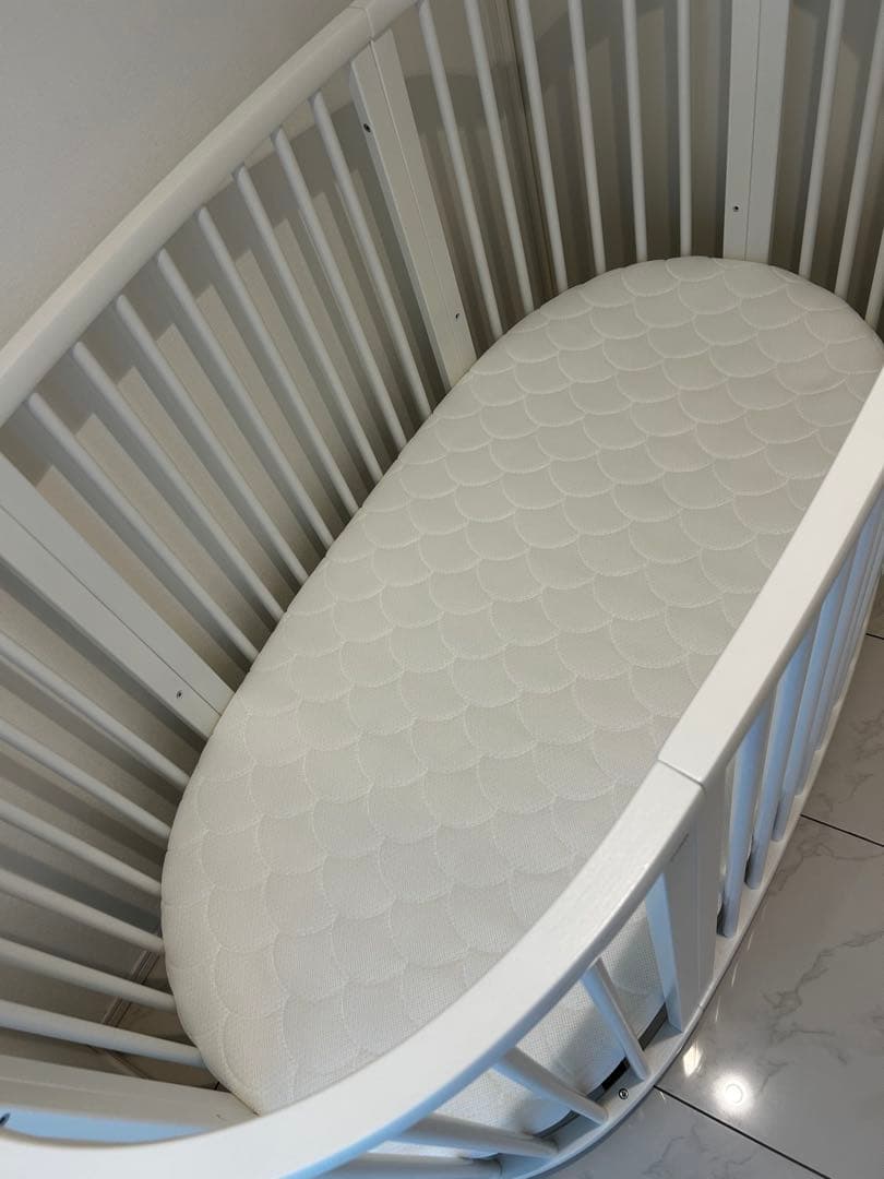 STOKKE ベビーベッド マットレス　シーツ　メッシュライナー付き