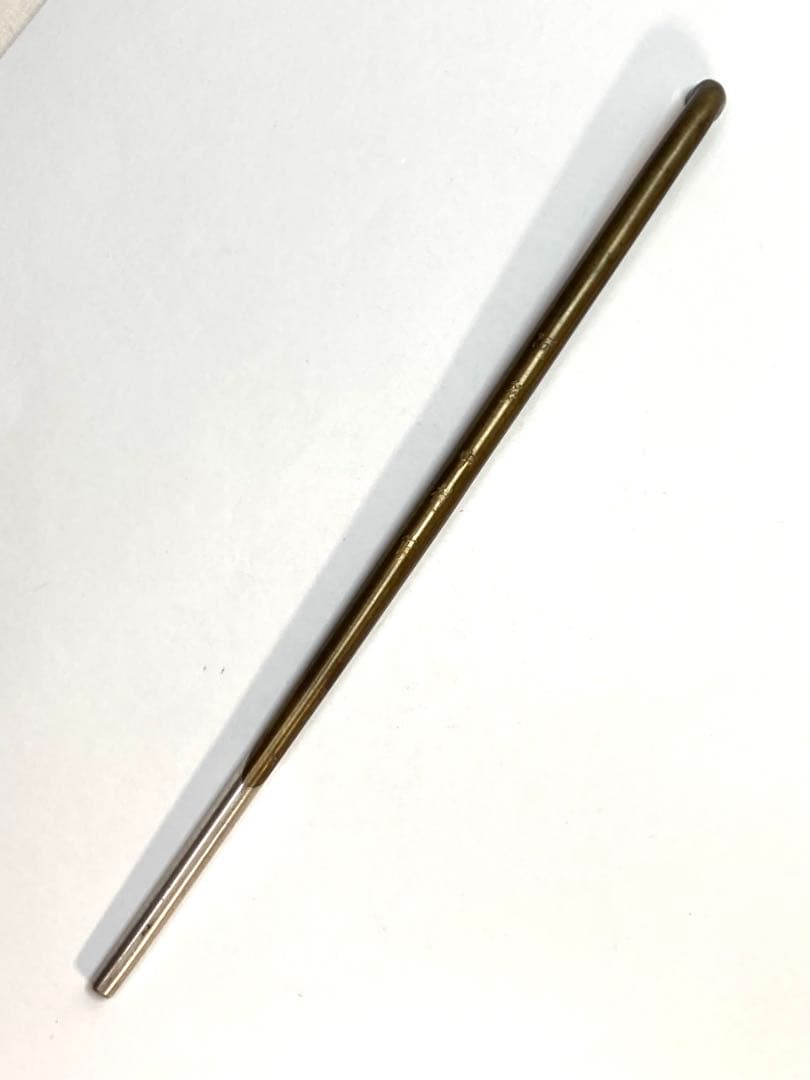 長い阿多張り煙管　棹真鍮吸い口銀製　阿多中村　刻印　鹿児島骨董逸品　31.5cm