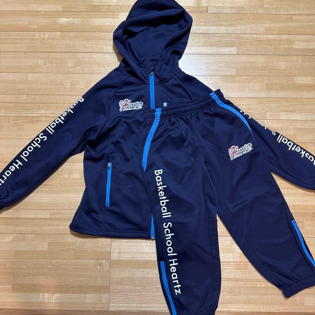 ジャージ上下のみ