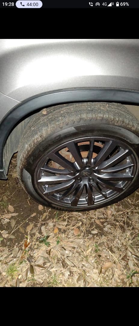 マセラティ　ギブリ　クアトロポルテ　19インチホイール