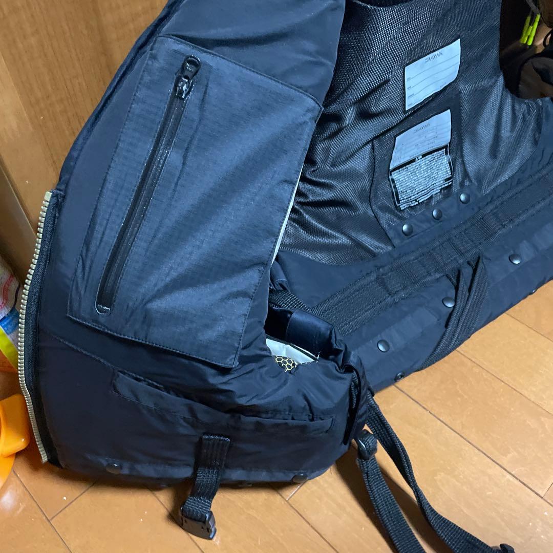 ダイワ ライフジャケット ホワイト/ブラック