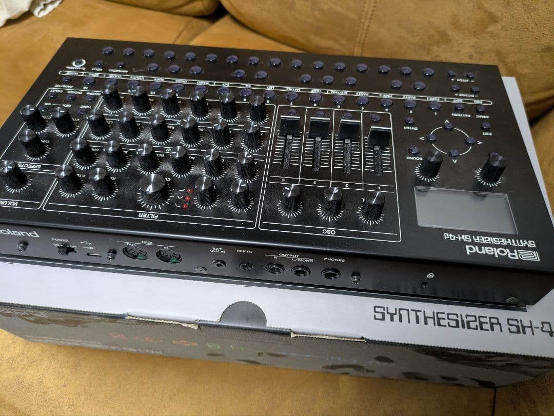 Roland シンセサイザー SH-4d