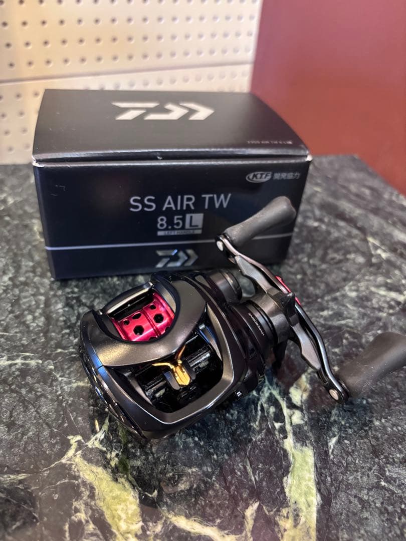 ダイワ SS AIR TW 8.5L ベイトリール