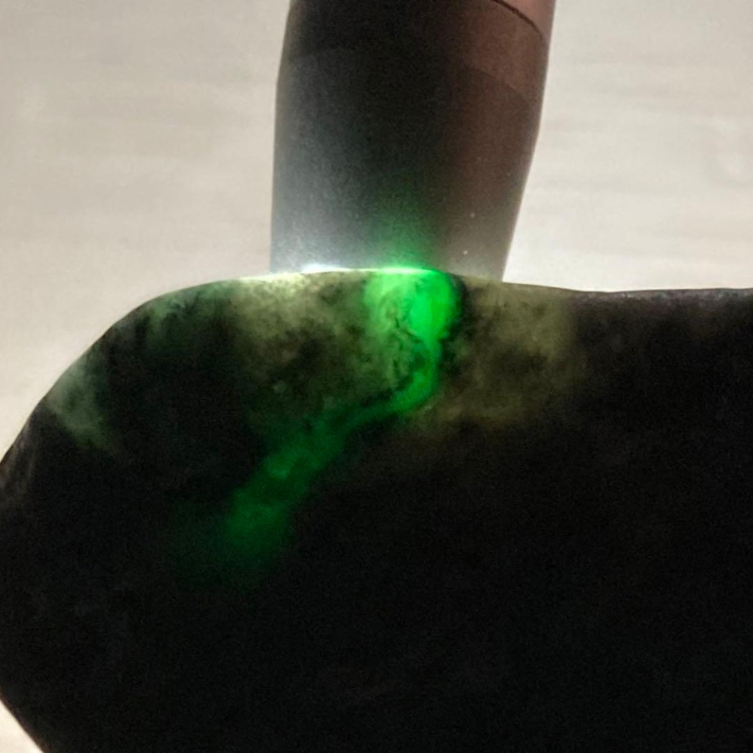 【専用品】糸魚川翡翠　金山谷　黒翡翠　原石　51.2ｇ