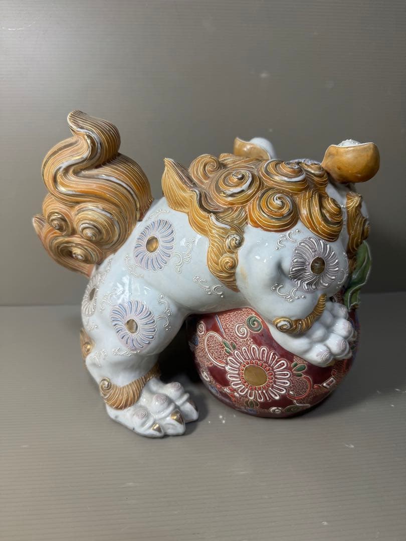 2577 九谷焼 玉乗り獅子 狛犬 シーサー 置物 開運 魔除け 縁起物 骨董品