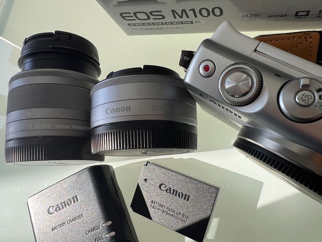 Canon EOS M100 ダブルレンズキット 美品 付属品多数 元箱あり