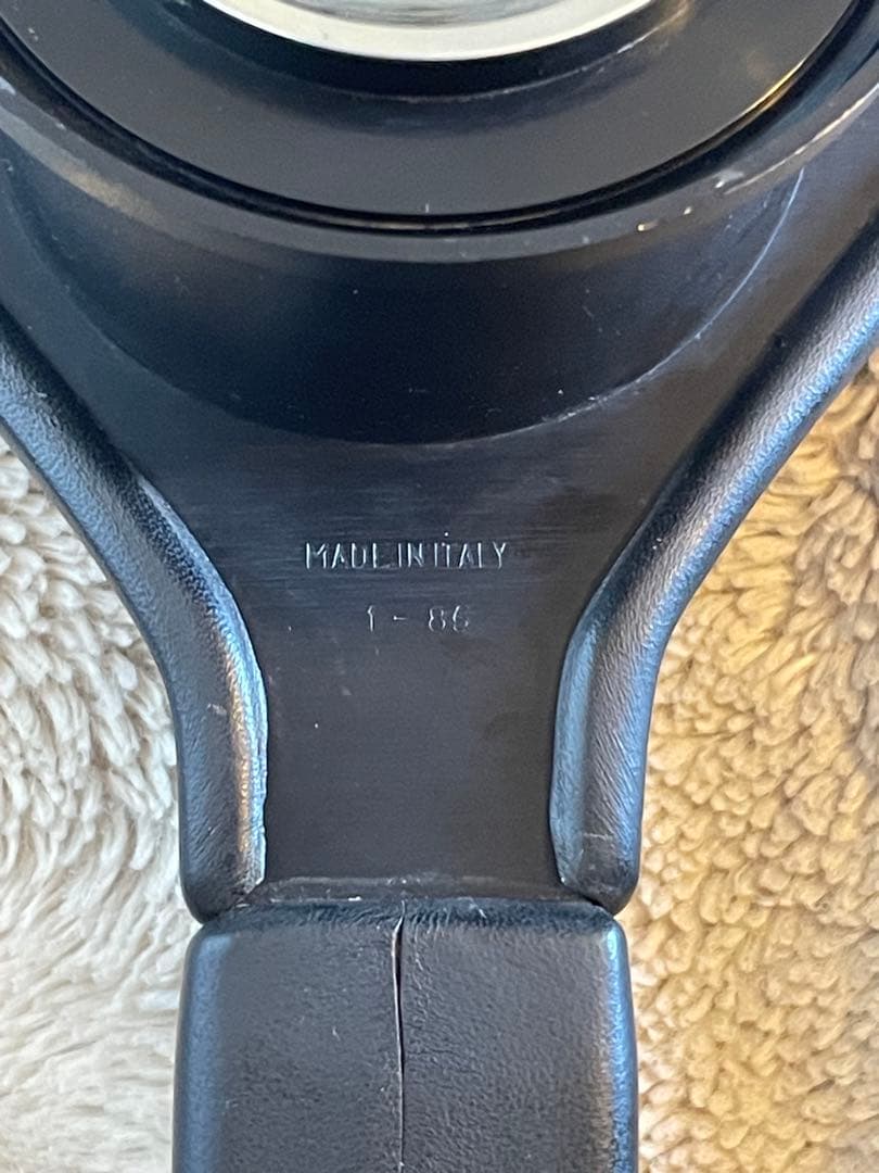 Cobra Momo ステアリングホイール　イタリア製