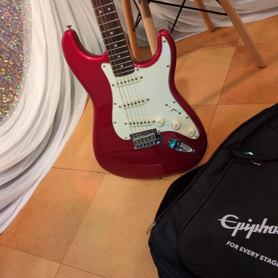 Squier Stratocaster レッド ギターケース付き