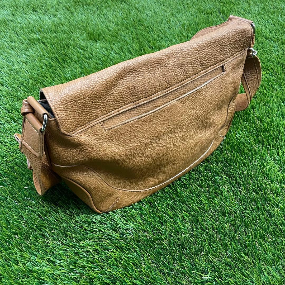 【日本ブランド】ペッレモルビダ ショルダーバッグ 上質本革