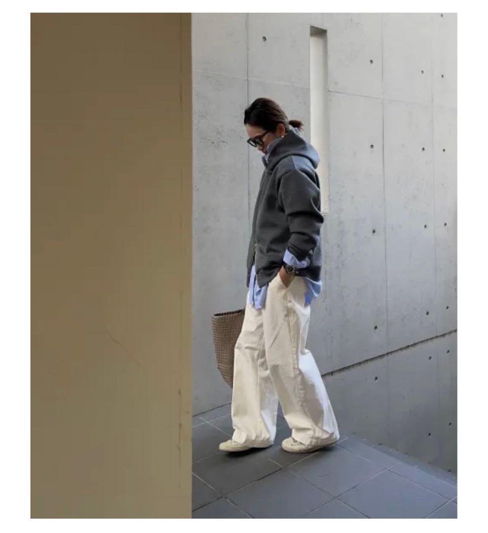 【てん】【新品】JULYNINE チノパン/アッシュホワイト　Ｍサイズ