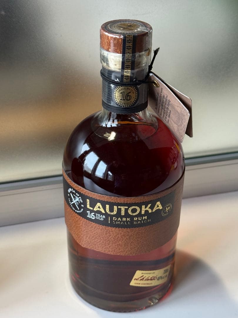 LAUTOKA ダークラム 16年 700ml 46%