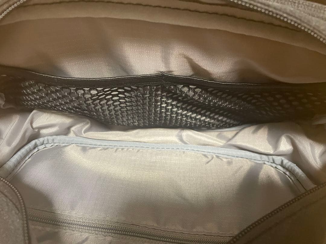 POMULUヒップシートになるボディバッグ