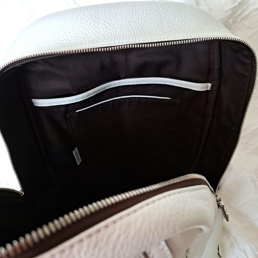 極美品！豊岡鞄　CREEZAN 　白　リュックサック　撥水加工　レザー 男女