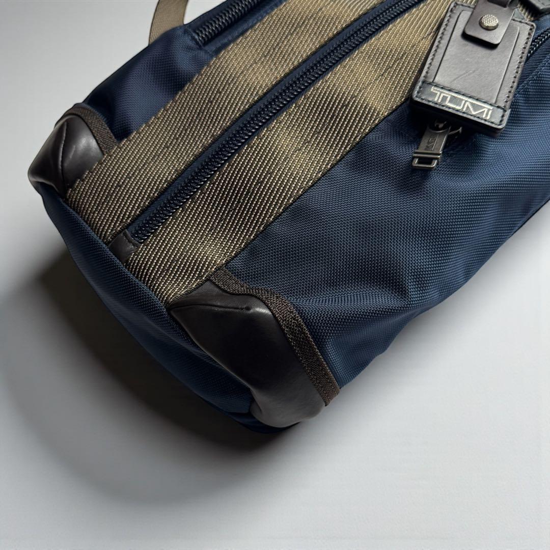 美品　TUMI トゥミ　アルファ ブラボー　サラトガ　スリングショルダーバッグ