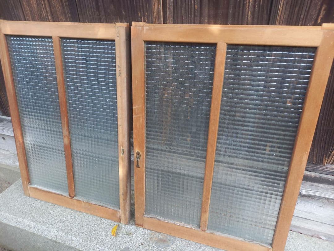 昭和レトロ　ヴィンテージ　建具　木枠　窓枠　アンティーク