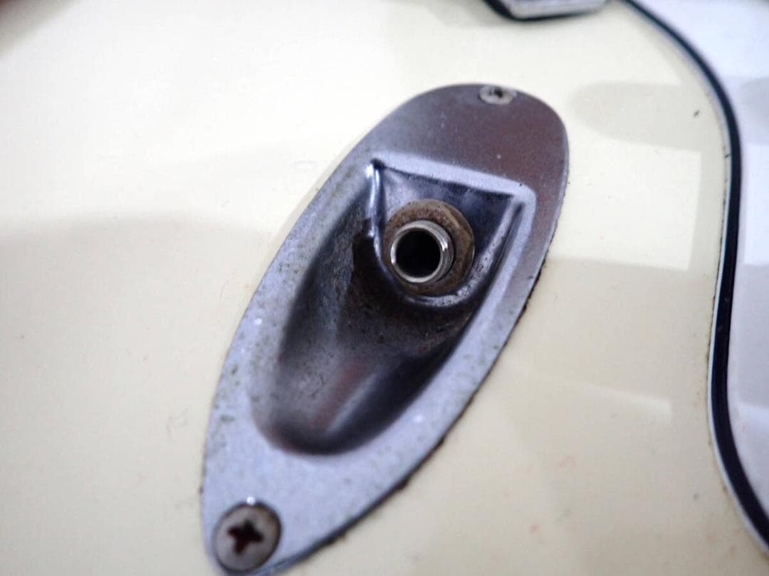 Fender Stratocaster ホワイト 日本製 ケース付き 52664