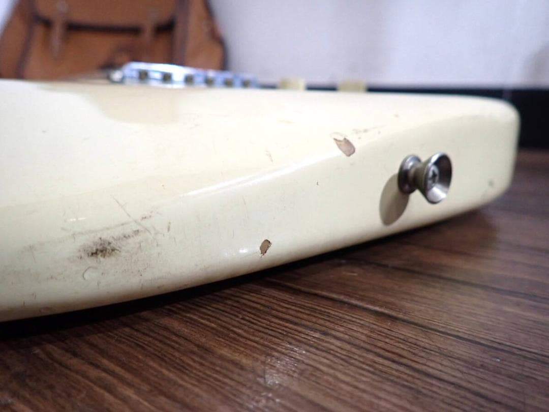 Fender Stratocaster ホワイト 日本製 ケース付き 52664