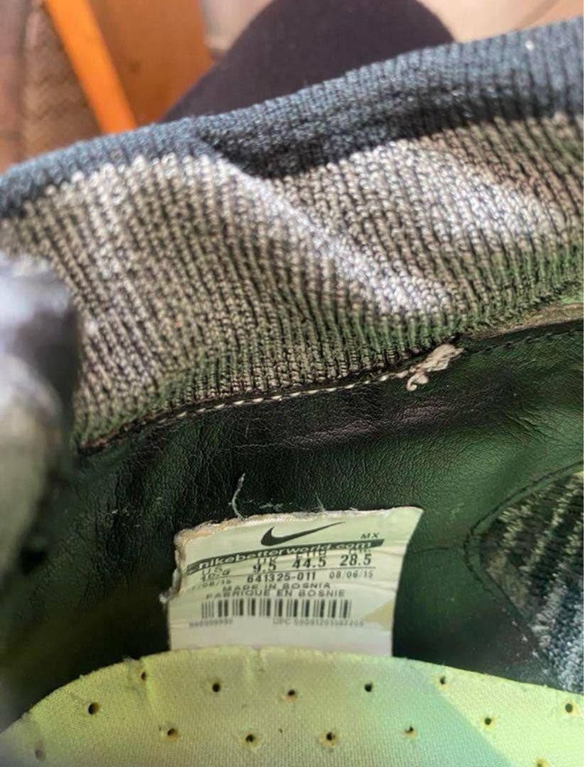 ナイキ マジスタオブラ　サッカー　トレーニングシューズ　フットサル