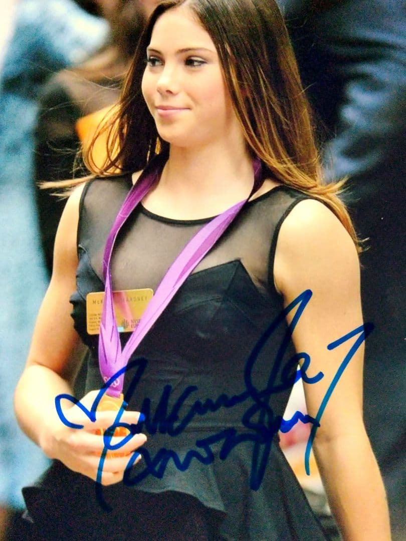 マッケイラ・マロニー直筆サイン入り超大型写真…アメリカの体操選手…金メダリスト