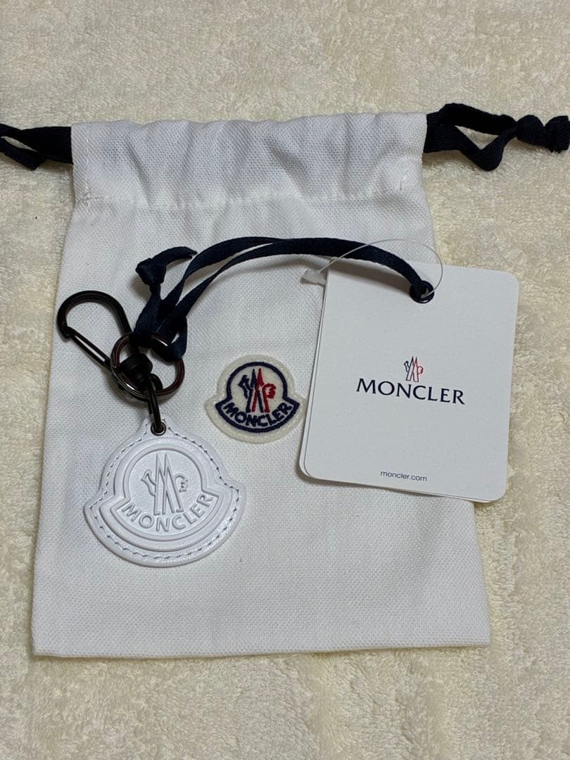 【新品】モンクレール　キーリング　ホワイト