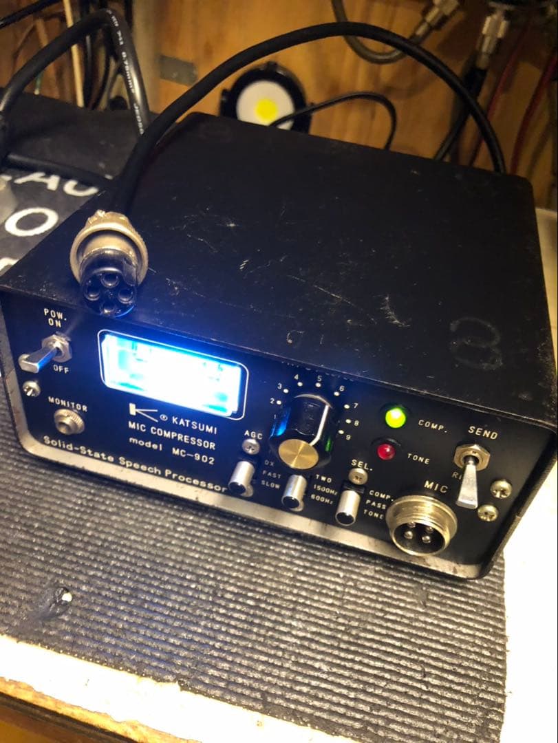 スタンドマイクとカツミコンプレッサーMC-902