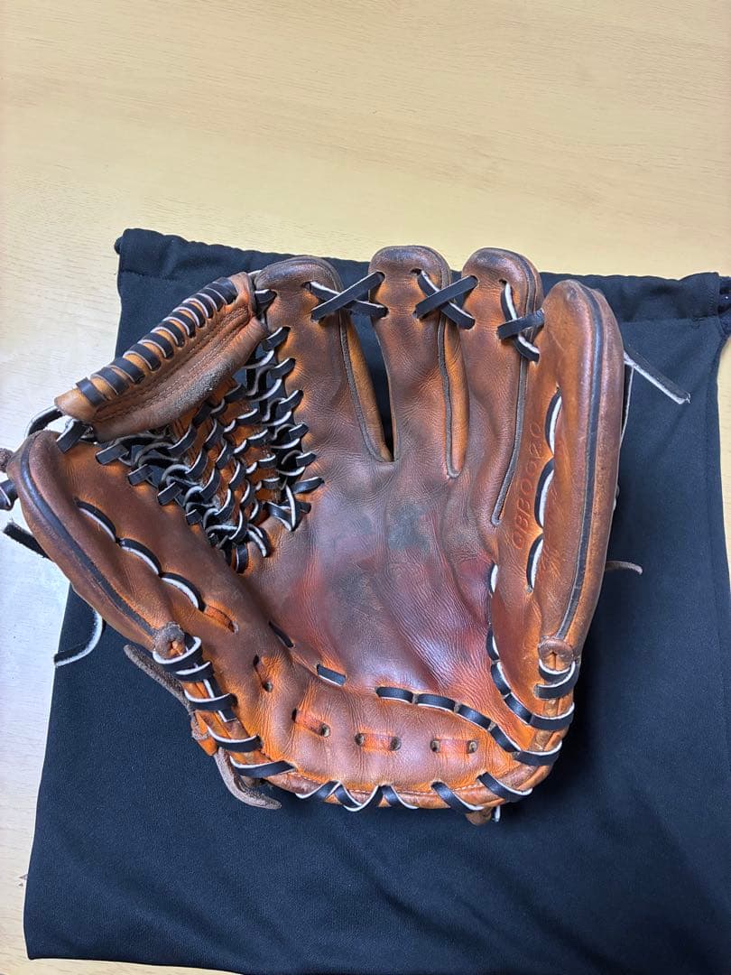 アンダーアーマー 硬式野球グローブ ・グラブ袋付き