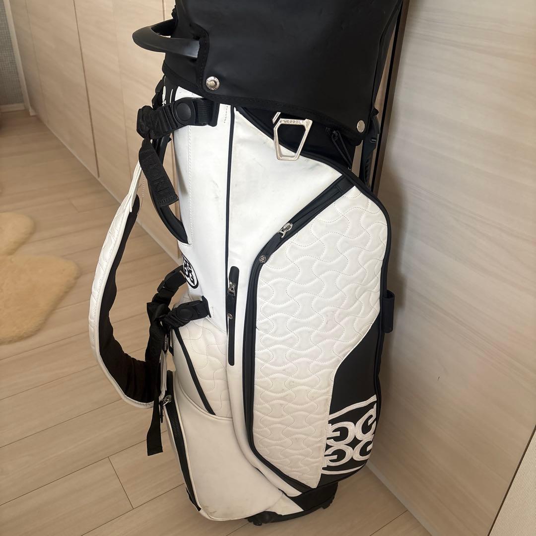 Gforeベゼルコラボ⭐︎キャディバッグ ホワイト/ブラック　スカル柄