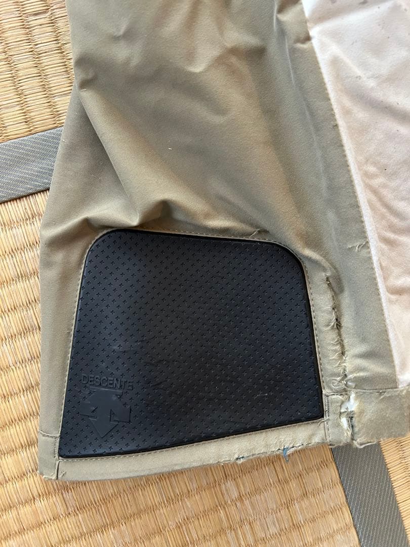 【値下げ・バラ売り可能です】DESCENTE（デサント） スキーウェア上下セット