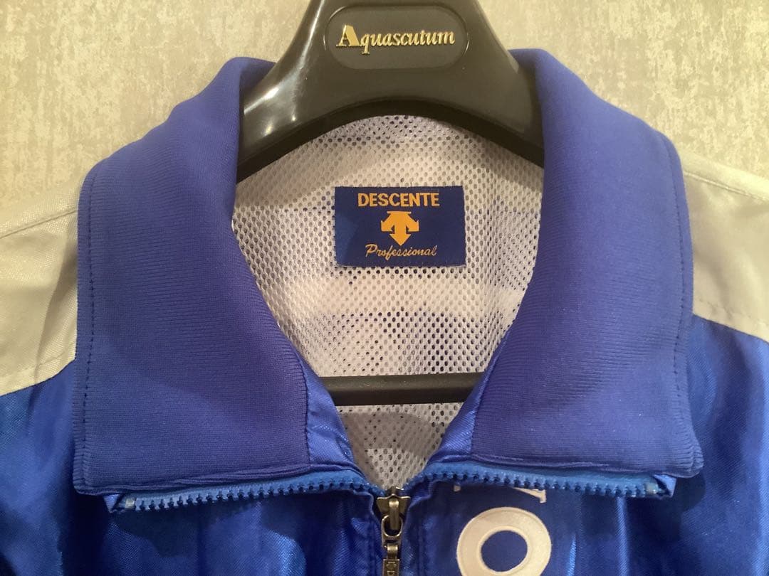 横浜ベイスターズ　スタッフ　ウエア　デサント　スタジアムジャンパー