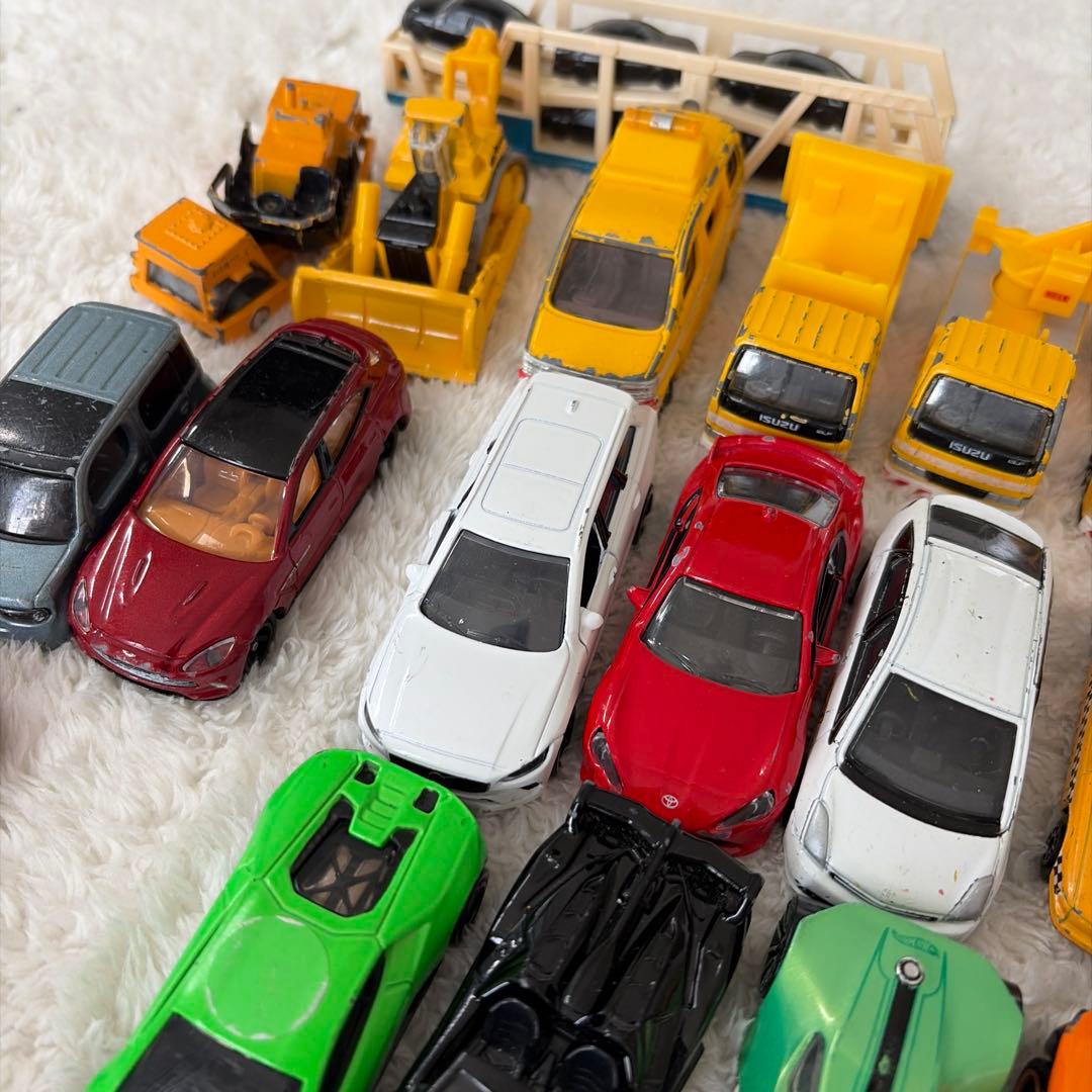 トミカと収納トラックセット