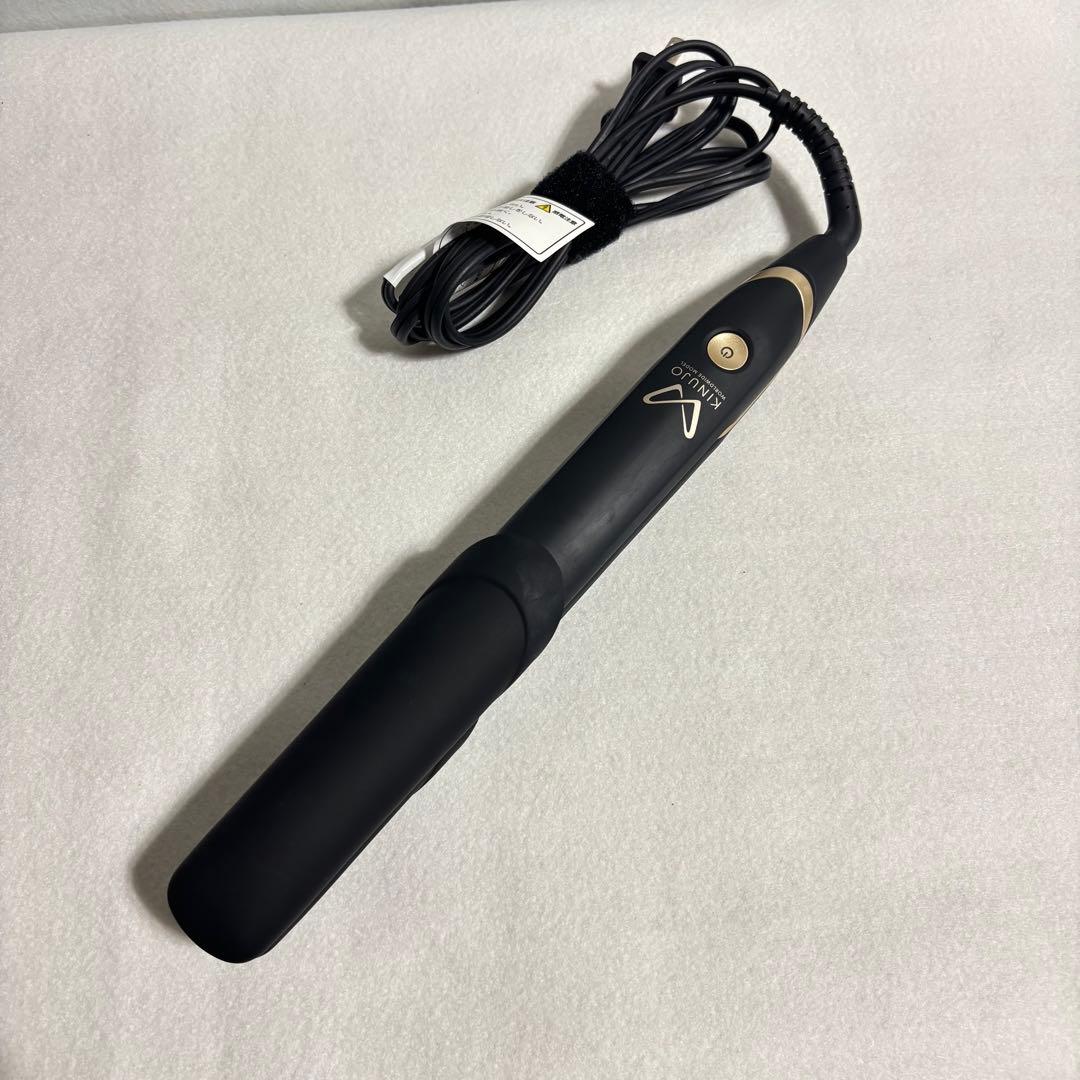 【美品】絹女　KINUJO ストレートヘアアイロン ブラック　DS200-BK