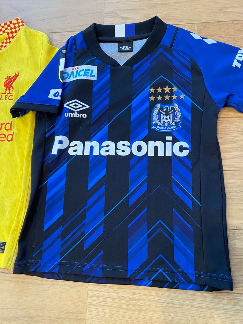 サッカーユニフォームなど5点セット⭐︎キッズ⭐︎120〜130㎝⭐︎リバプールなど
