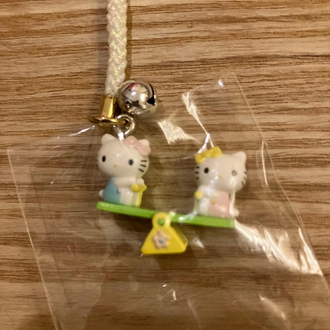 【2004年製】レア　ハローキティ ストラップ 根付け　　3種セット