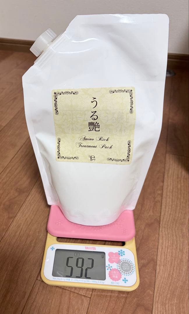 うるる艶トリートメントパック 592g Lexy