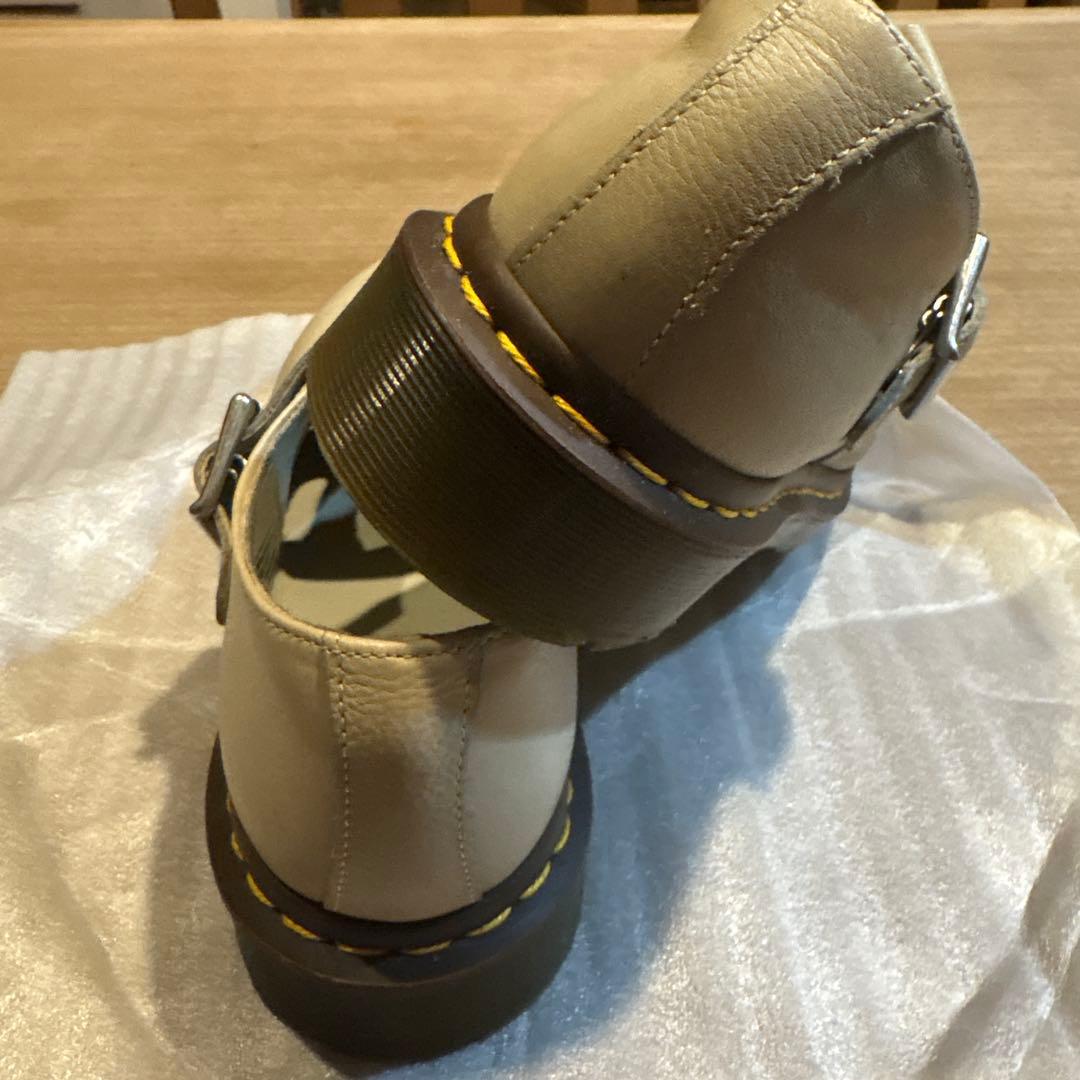 Dr. Martens クリーム色 ローファー　UK6