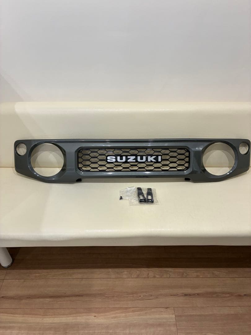 ジムニー　フロントグリル　グレー