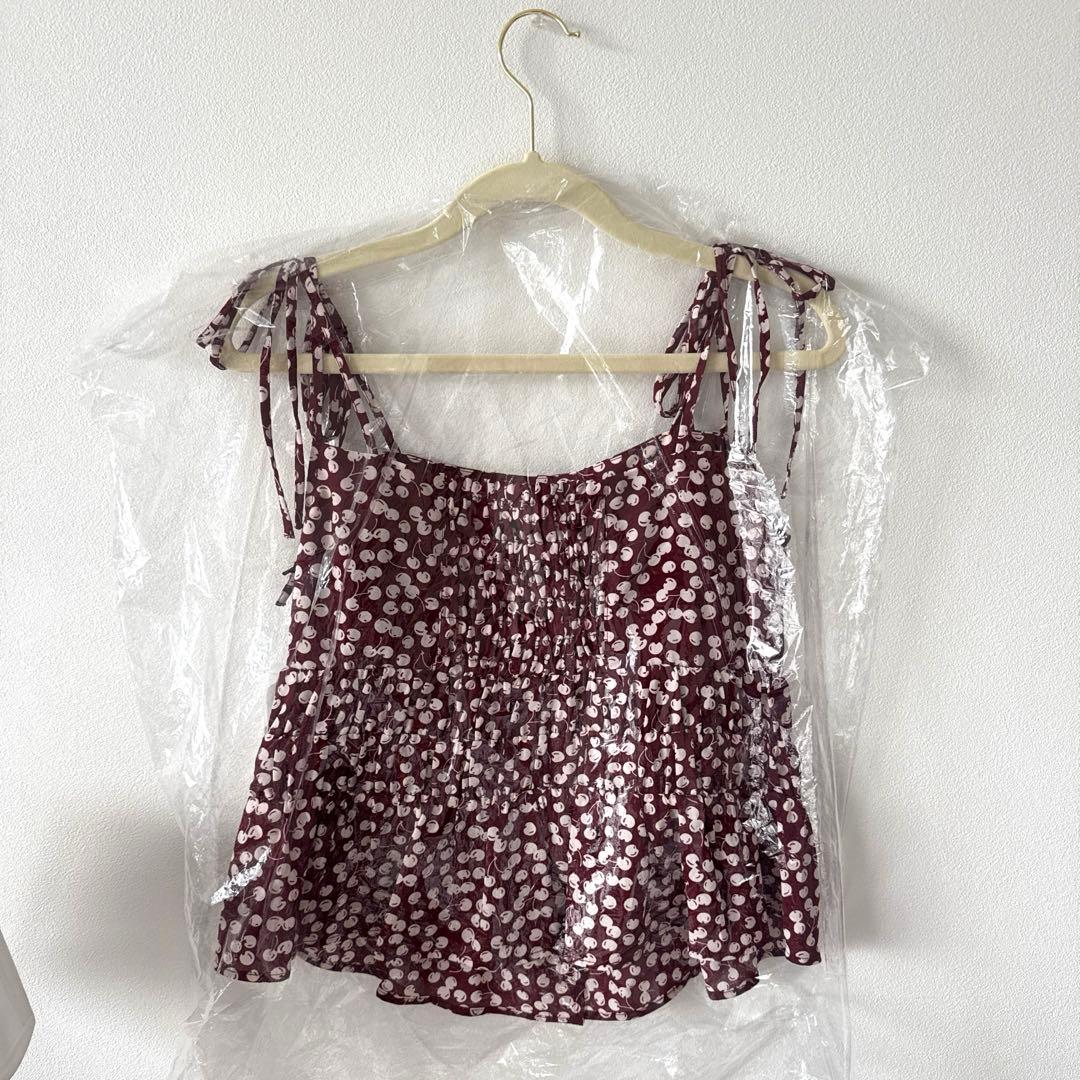 ♡新品タグ付♡Herlipto Cherry Pattern Strap Top
