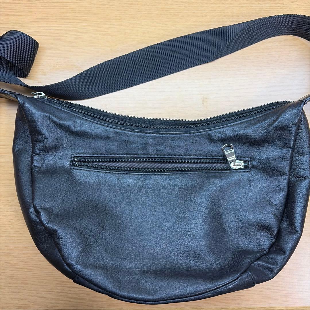 russet ソフトレザーラウンドショルダーバッグ